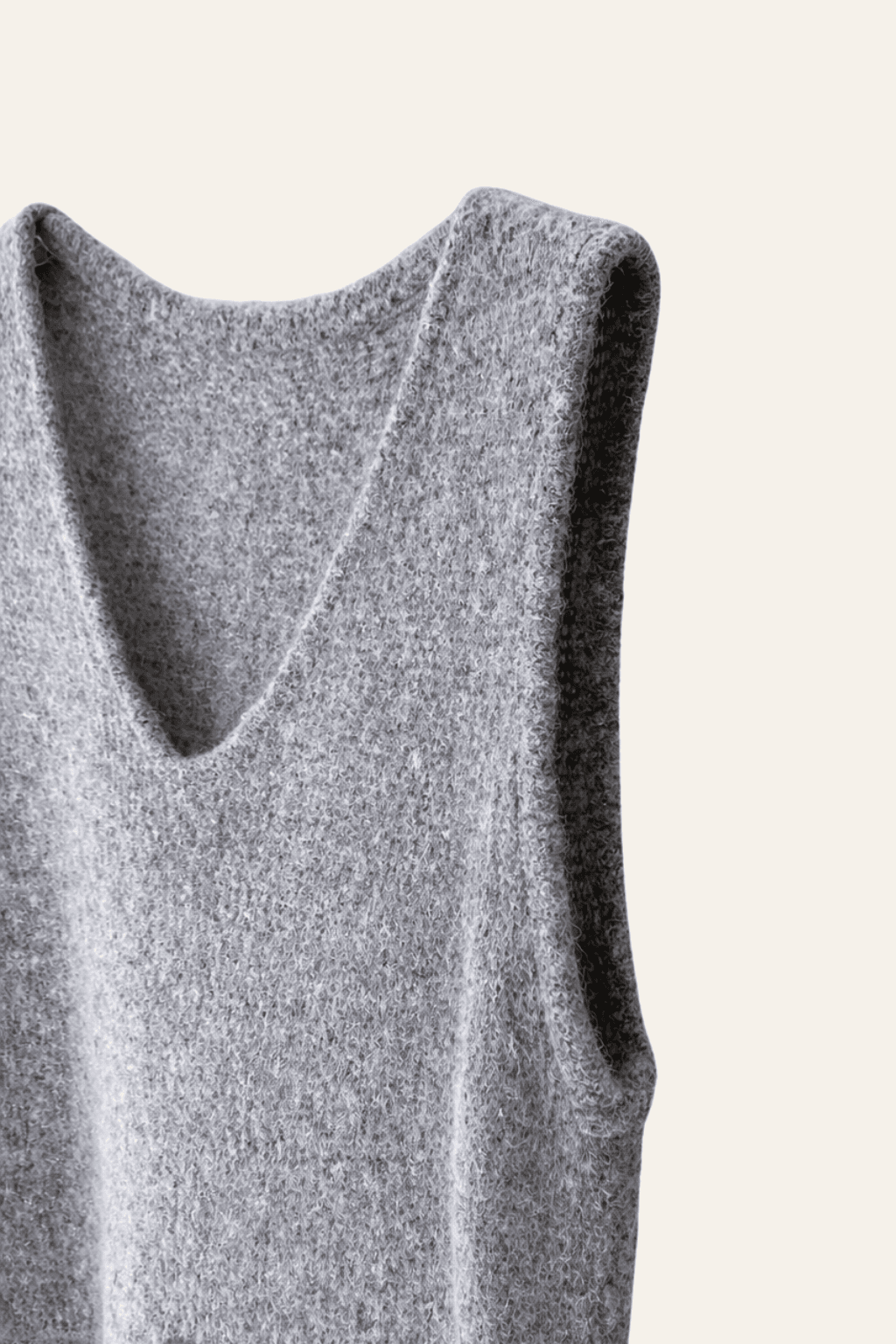 SUKIENKA WEŁNIANA Z HAFTEM