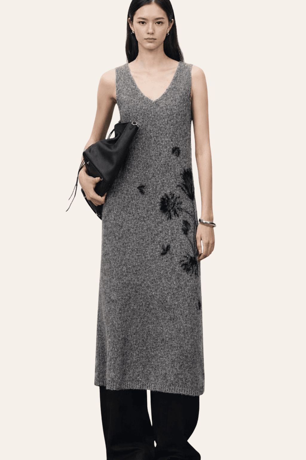 SUKIENKA WEŁNIANA Z HAFTEM