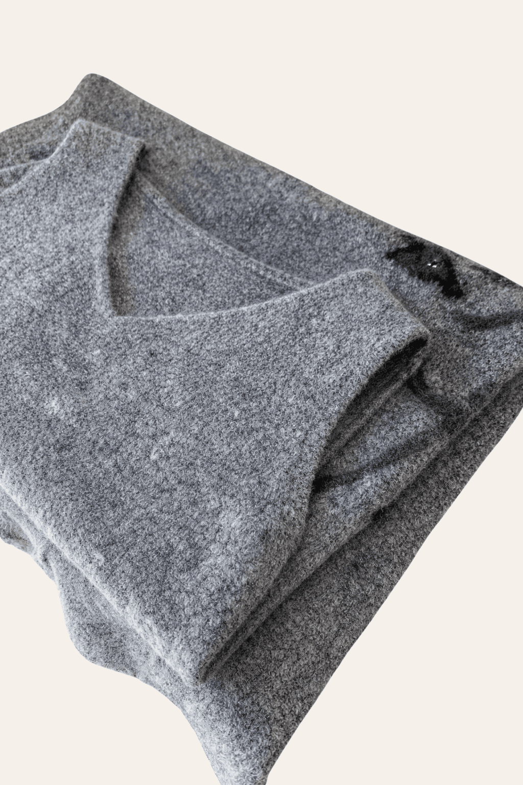 SUKIENKA WEŁNIANA Z HAFTEM